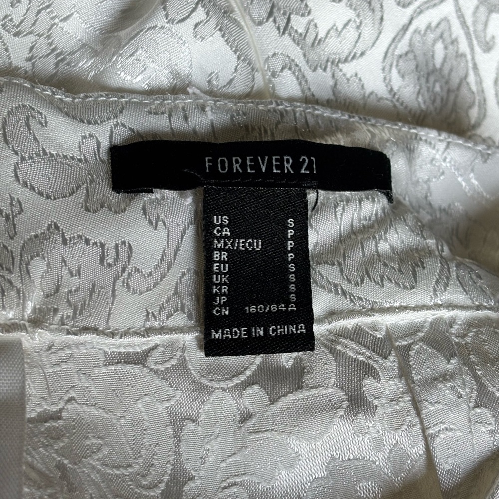 Forever 21 White Patterned Trousers - Picture 2 of 10